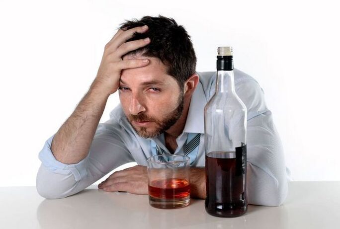 the man suffering from alcoholism and how to abandon drinking