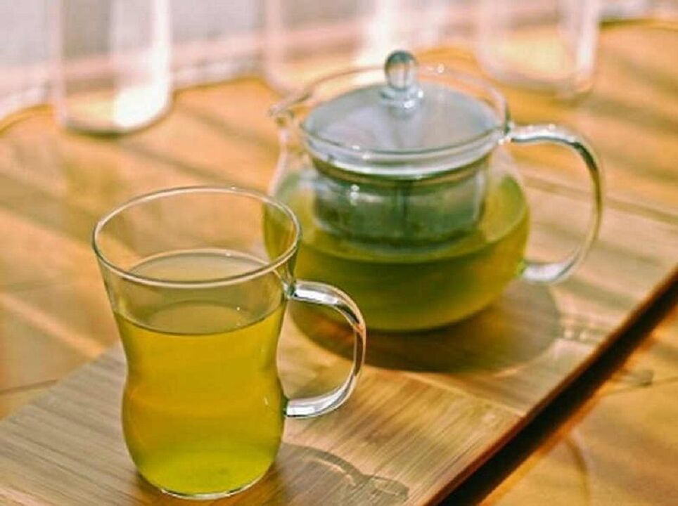 Wormwood decoction for a woman to give up alcohol